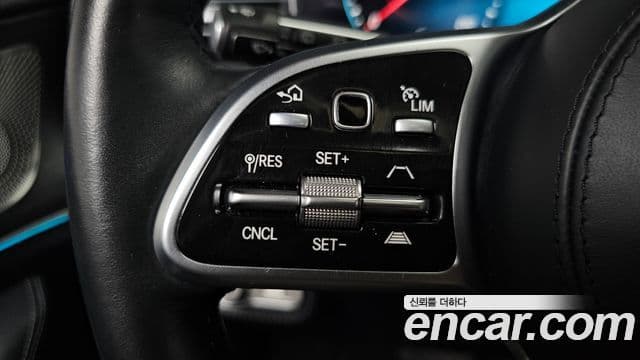 Mercedes-Benz GLE-Class 2022 — Photo 5/39