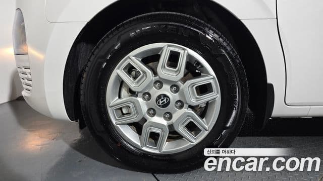 Hyundai Staria 2025 — фото 5 из 20
