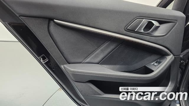 BMW 1 Series 2021 — Photo 25/33