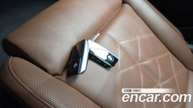 BMW 5 Series 2023 — Şəkil 16/33