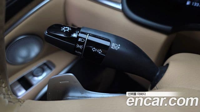 Kia The K9 2023 — Photo 28/35