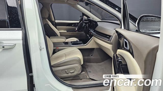 Kia Carnival 2021 — Фото 11/20