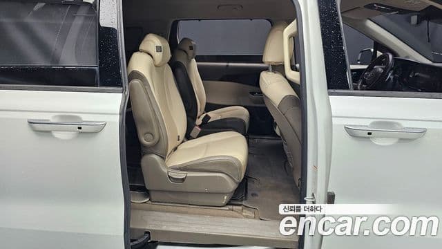 Kia Carnival 2021 — Фото 12/20