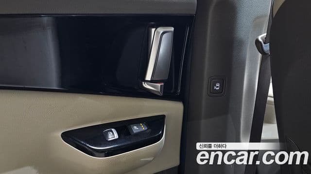 Kia Carnival 2021 — Фото 19/20