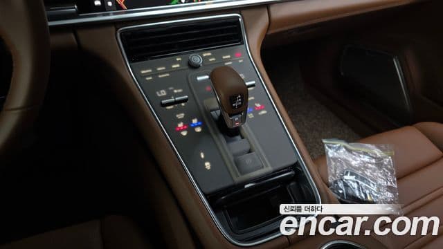 Porsche Panamera 2024 — ფოტო 7/20