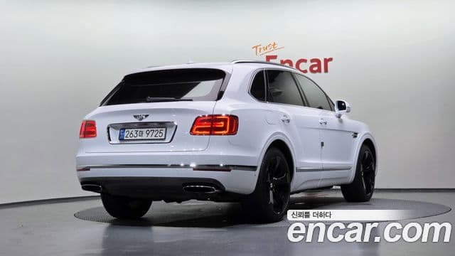 Bentley Bentayga 2018 — Photo 13/20