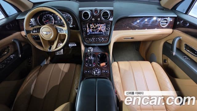Bentley Bentayga 2018 — Photo 10/20