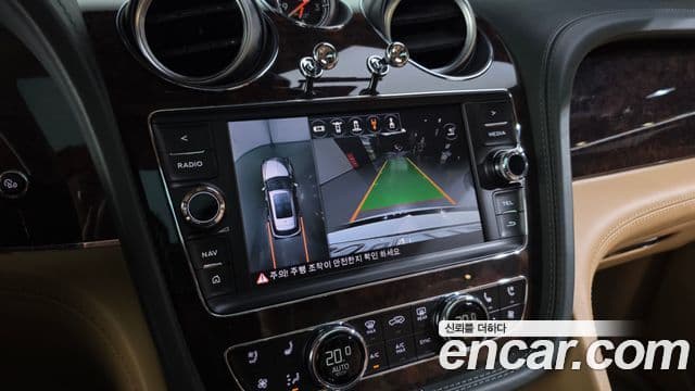Bentley Bentayga 2018 — Photo 5/20
