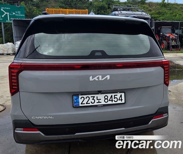 Kia Carnival 2024 — ფოტო 2/9