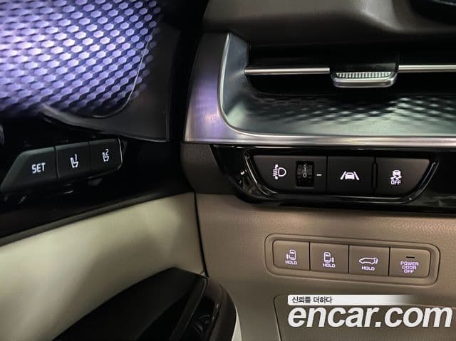 Kia Carnival 2023 — фото 8 из 20