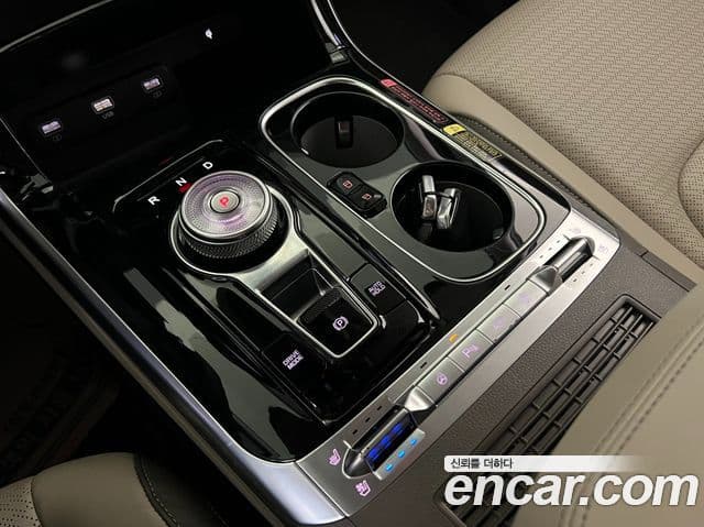 Kia Carnival 2023 — фото 13 из 20