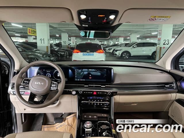Kia Carnival 2023 — Şəkil 16/20