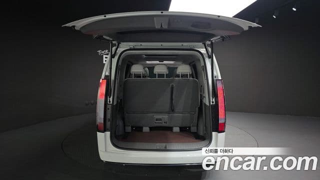 Hyundai Staria 2025 — Şəkil 19/20