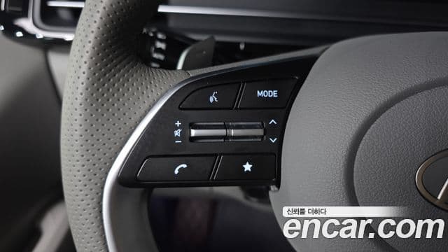Hyundai Staria 2025 — Photo 30/36