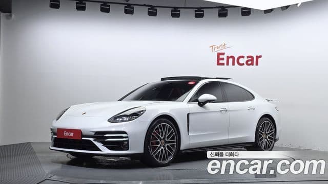 Porsche Panamera 2021 — ფოტო 1/20
