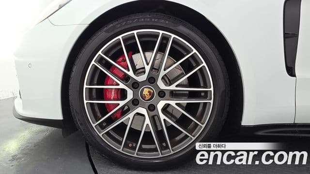 Porsche Panamera 2021 — ფოტო 5/20