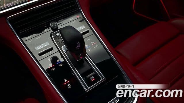 Porsche Panamera 2021 — ფოტო 9/20
