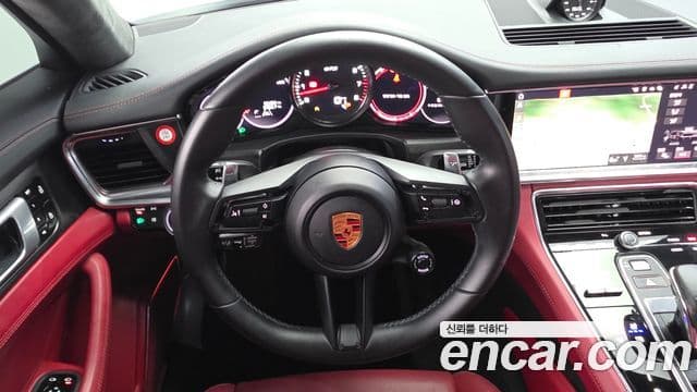 Porsche Panamera 2021 — ფოტო 13/20