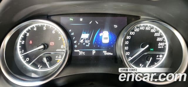 Toyota Camry 2018 — ფოტო 7/9