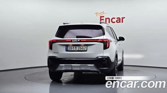 Kia Seltos 2023 — ფოტო 4/20