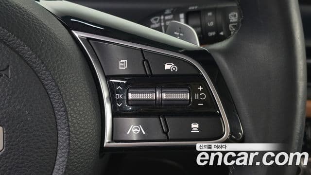 Kia Seltos 2023 — ფოტო 14/20