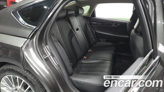 Genesis Electrified G80 2022 — Şəkil 12/20