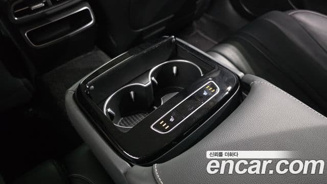 Genesis Electrified G80 2022 — Şəkil 19/20