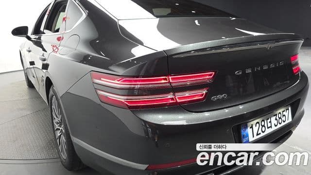 Genesis G80 2022 — Photo 29/32