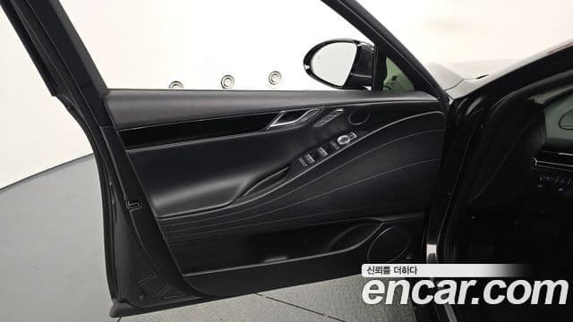 Genesis G80 2022 — Photo 26/32