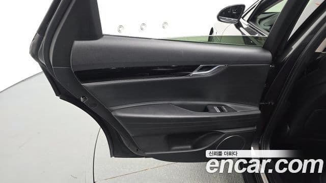 Genesis G80 2022 — Photo 21/32