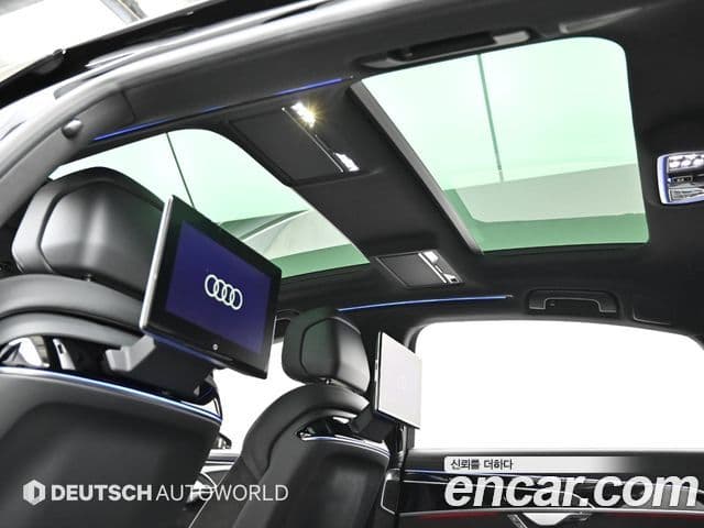 Audi A8 2021 — Фото 18/20