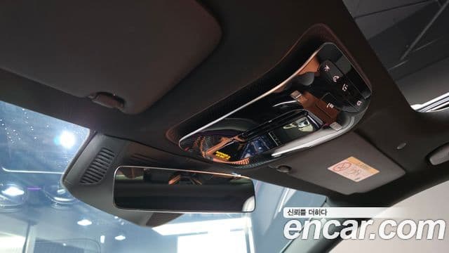 Mercedes-Benz C-Class 2023 — ფოტო 19/20