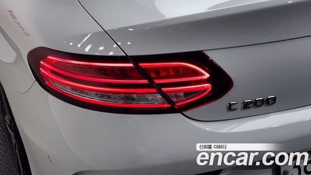 Mercedes-Benz C-Class 2020 — Photo 8/33