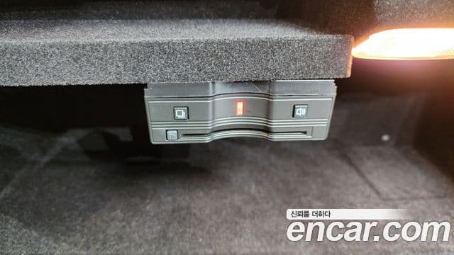 Mercedes-Benz C-Class 2020 — Photo 7/33