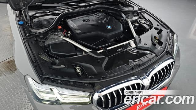 BMW 5 Series 2022 — фото 6 из 20