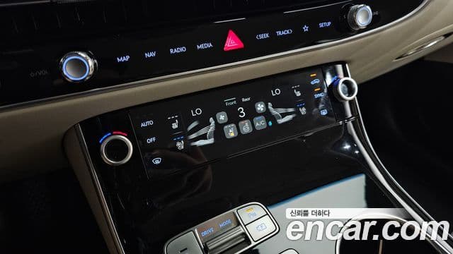 Genesis GV70 2024 — ფოტო 18/20