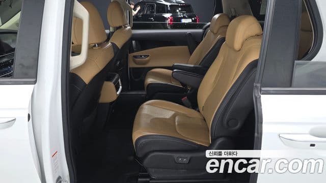 Kia Carnival 2021 — Фото 12/20