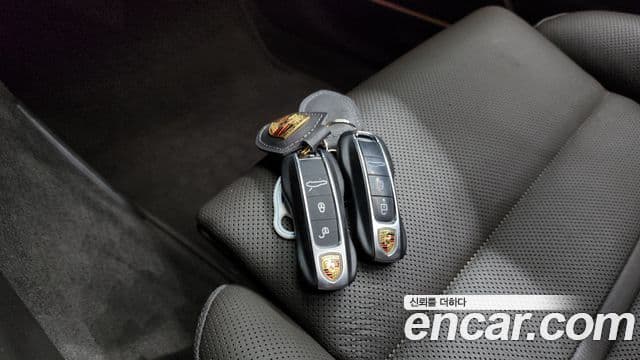 Porsche Panamera 2018 — Şəkil 15/20