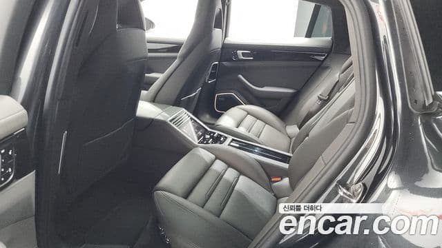 Porsche Panamera 2018 — Şəkil 20/20
