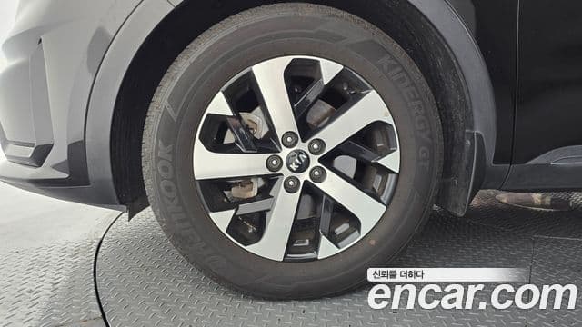 Kia Sorento 2021 — фото 5 из 20