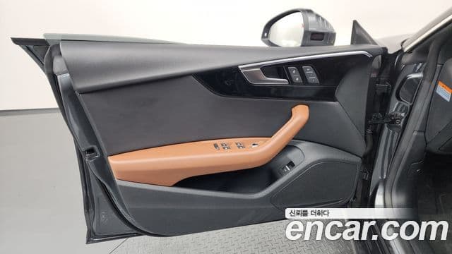 Audi A5 2022 — Photo 17/39