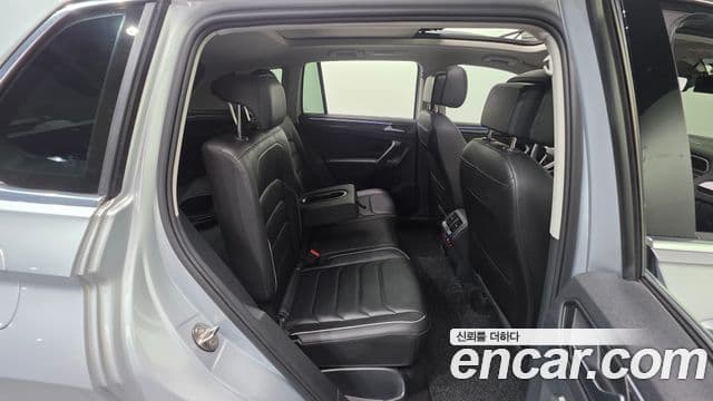 Volkswagen Tiguan 2022 — Şəkil 17/20