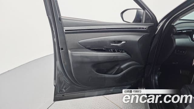 Hyundai Tucson Hybrid 2023 — Photo 19/32