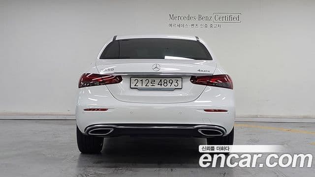 Mercedes-Benz E-Class 2023 — ფოტო 4/18