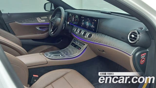 Mercedes-Benz E-Class 2023 — ფოტო 8/18