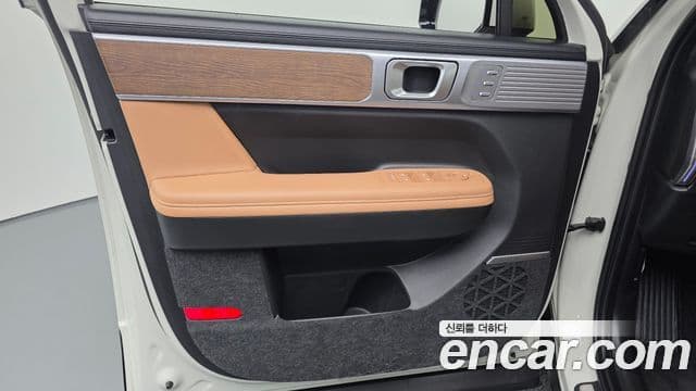Hyundai Santa Fe 2025 — Photo 7/40