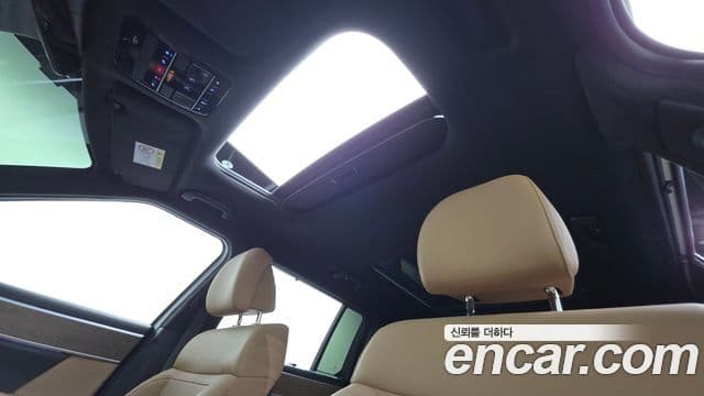 Hyundai Santa Fe 2025 — Photo 9/40