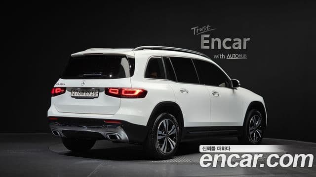 Mercedes-Benz GLB-Class 2022 — Şəkil 2/20