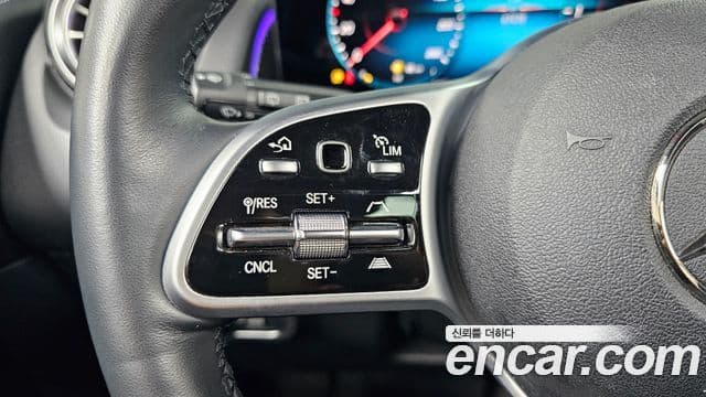 Mercedes-Benz GLB-Class 2022 — Şəkil 17/20