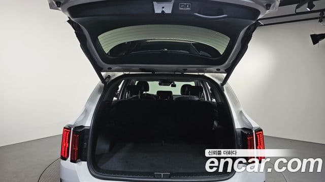 Kia Sorento 2021 — ფოტო 18/20